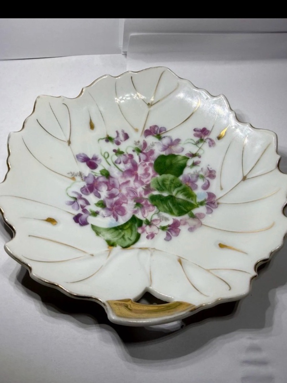 Nasco Vintage 1960's Leaf Shaped Trinket Dish 24K GOLD Trim 4.5"
